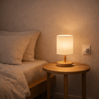 Abajur de Mesa LED com USB em Linho e Madeira