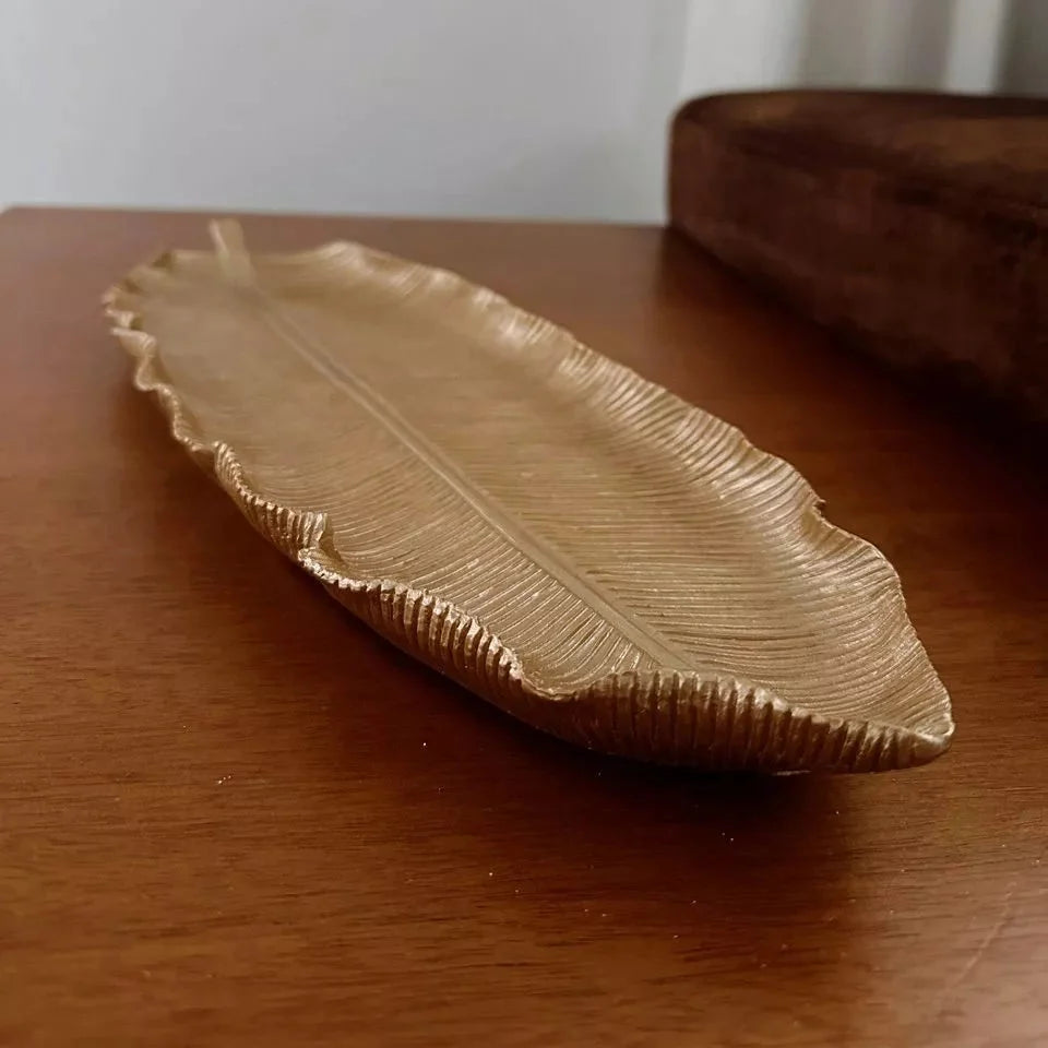 Centro de Mesa decorativo em Formato Folha – 66 cm l Elegância dourada