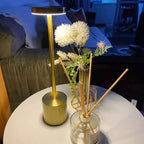 Luminária de Mesa LuxLight™ – Transforme Seu Ambiente em Segundos