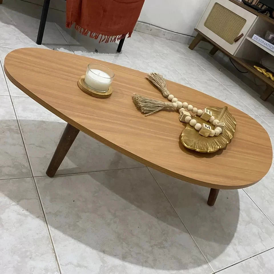 Mesa de Centro Orgânica 90x52cm em Madeira com Pés Palito – Design Moderno e Elegante na Cor Mel