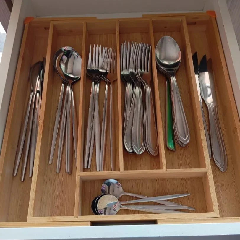 Porta Talheres de Bambu Extensível – Organizador Ajustável para Gavetas
