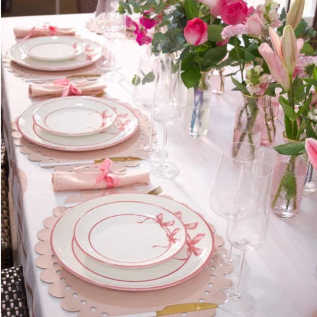Coleção de Pratos Rasos, Sobremesa e Xícaras de Laços  – Encanto e Elegância na Sua Mesa