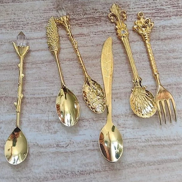 Kit 6 Colheres Vintage Luxo para Café e Sobremesa – Detalhes Esculpidos